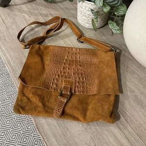 GENUINE Italian 🤎🐊 Leather Side Bag